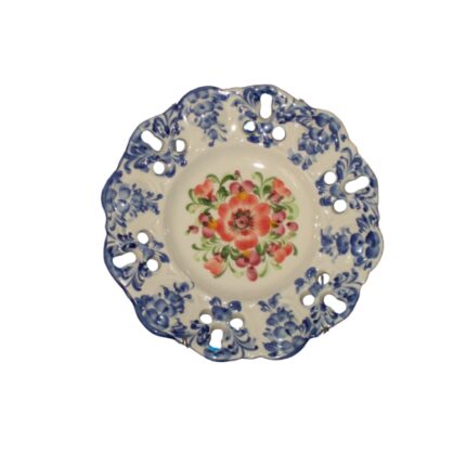PLATO PORCELANA PINTADO A MANO CALADO 23CM SOBRE MURO